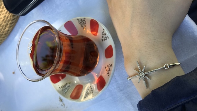 Çayı şekerli mi yoksa şekersiz mi içersiniz?