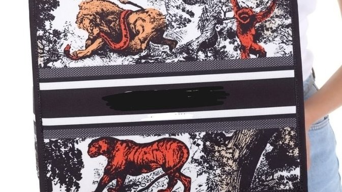 Arkadaşlar bu plaj çantalarından hangisinin deseni daha güzel?