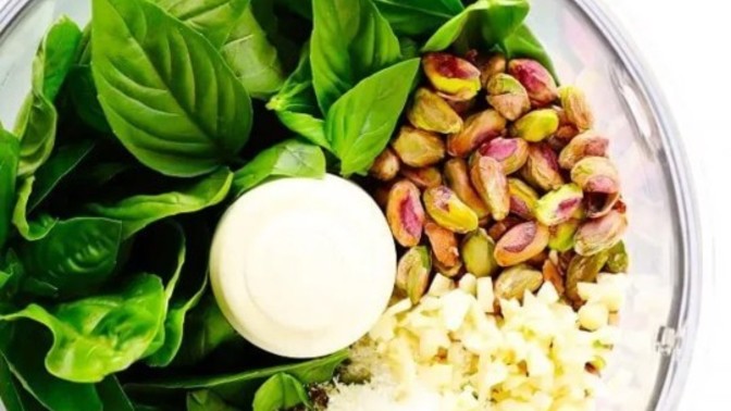 Pesto sosu sever misiniz?