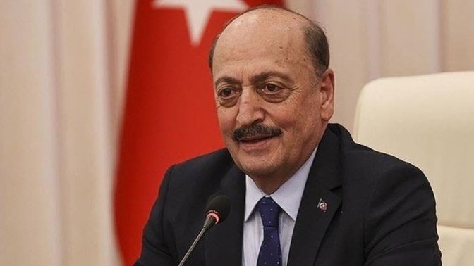 Bakan Vedat Bilgin: 'Türkiye'de bütün ailelerin kapısında otomobil var, çocukları okuyor" dedi. Sizin arabanız var mı?