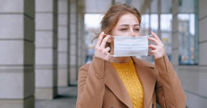 Hala maske takmaya devam edenler, çirkin olduğunu düşündüğü için mi takıyor?