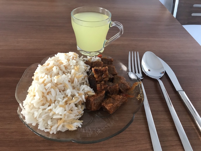 Eti bulgur pilavı ile mi pirinç pilavı ile mi seversiniz?