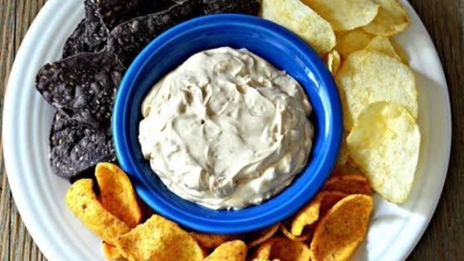Cips, yoğurtlu sos ile birleştiğinde enfes olmuyor mu?