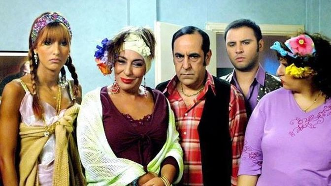 Gelmiş geçmiş en iyi Türk komedi dizisini seçiyoruz! Sizi kahkahalara boğan hangisiydi?