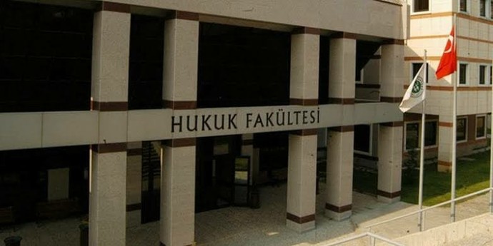 Hukuk seçmeli miyim?