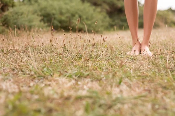 Toprakta çıplak ayaklarla her gün düzenli yürüyüş yapabiliyor musunuz?