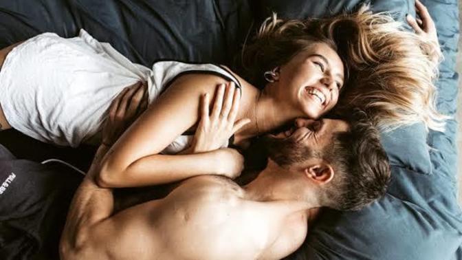 Sizce kendini eşine saklayanlar çok mu şey kaybediyor?