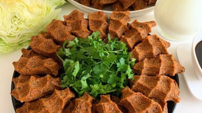 Favoriniz çiğ köfte mi kısır mı?