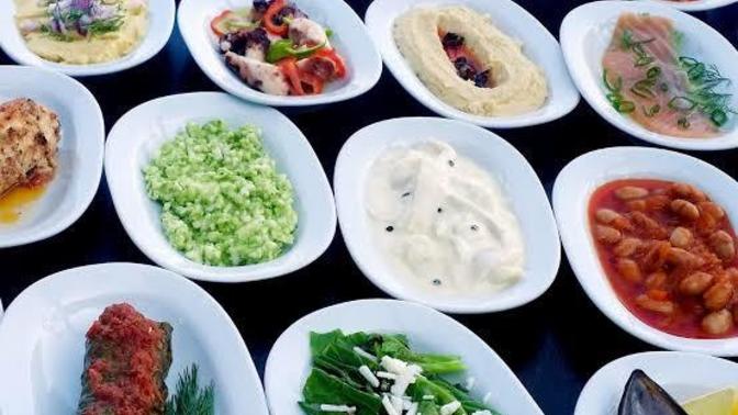 Mezeleri ana yemekten daha çok seven kaç kişiyiz?
