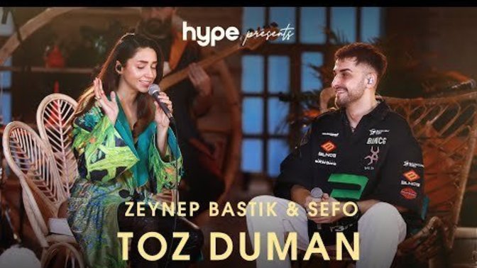 Deli gibi tekrar ettiğiniz bi’ şarkı var mı?