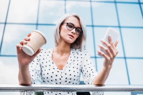 Bazen ruhen duygusuzluktan beslenmek, bizi gerçekten duygusuz yapar mı?