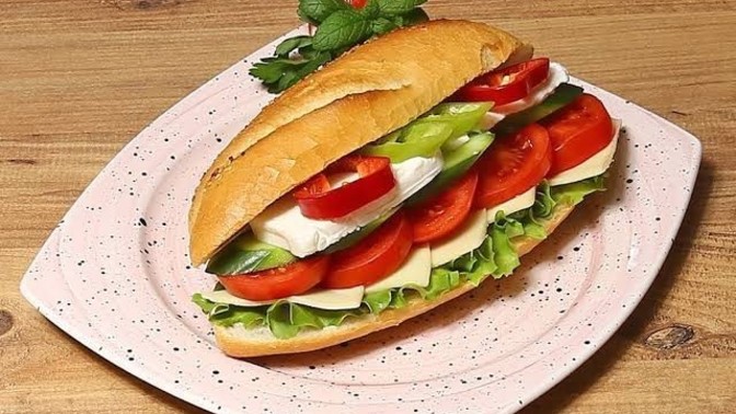 Beyaz peynir, domates ve ekmek yediniz mi hiç?