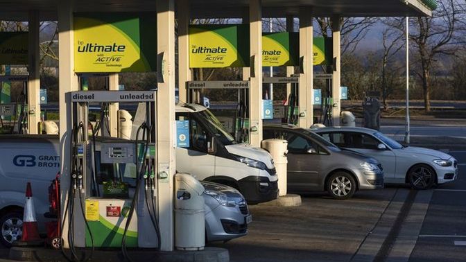 Motorinin litre fiyatına 2 lira 10 kuruş indirim bekleniyor! Eski fiyatlara döner miyiz?
