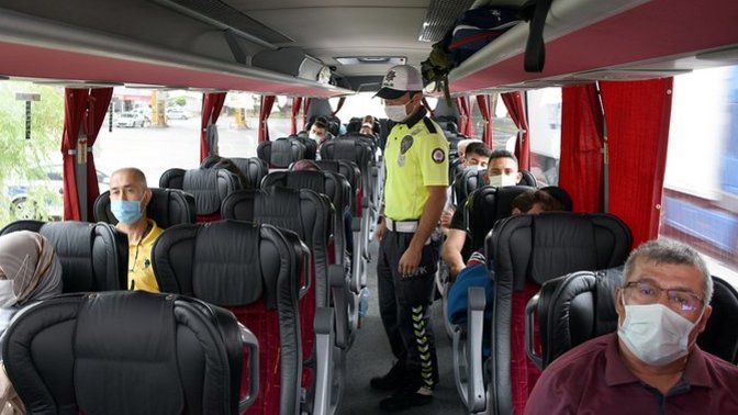 Otobüslerde "emniyet kemeri" zorunluluğu , takmayanlara ceza kesilecek. Yolculukta emniyet kemeri takıyor musunuz?
