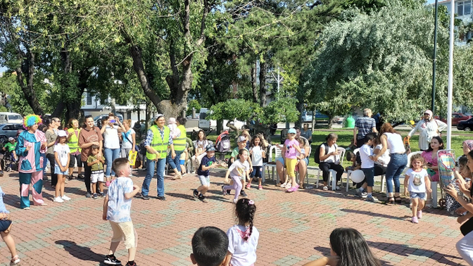 Bu gün tedavi gören minikler ile Bayram için toplandık! Sizler de bayram öncesi onları ziyaret ediyor musunuz?
