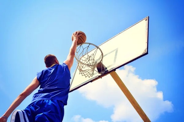 Uzay boşluğunda mümkün olsa hangi sporu yapmak muhteşem olur?