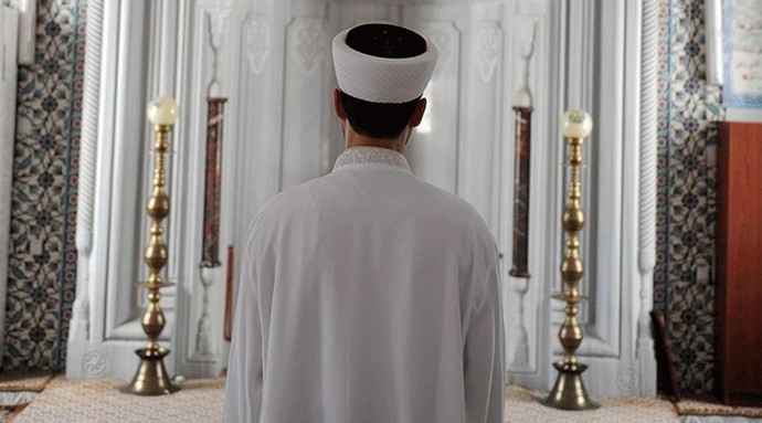İmam doktorları hedef aldı sizce katliama çağrı mi bu sözler?