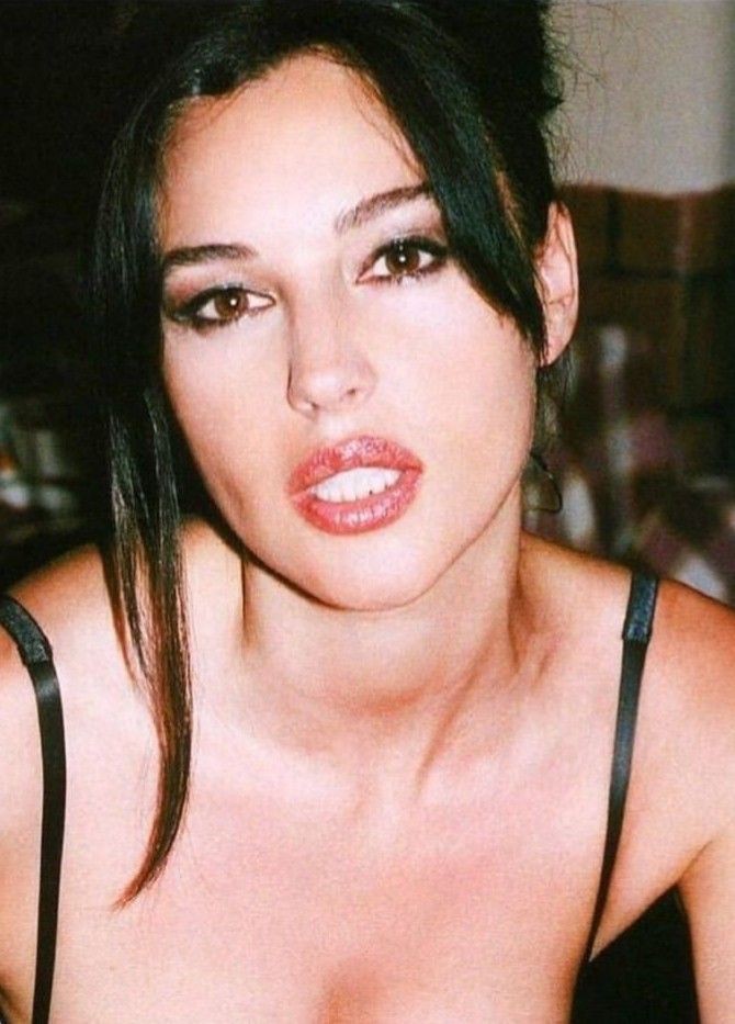 THE MOST BEAUTIFUL WOMAN IN THE WORLD