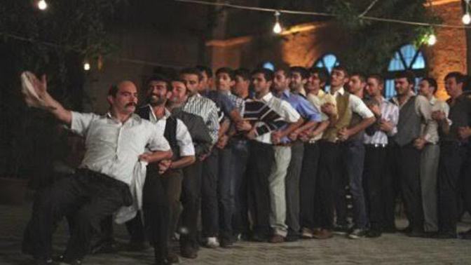 Halay çekmeyi biliyor musunuz?