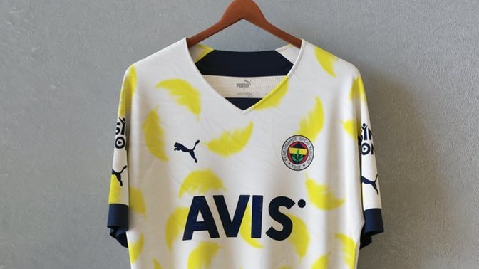 Fenerbahçe'nin yeni sezon 3. forması sızdırıldı. Nasıl buldunuz, sarı tüyler nası durmuş?