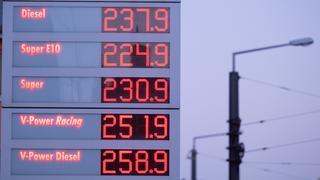 Motorine 81 kuruş zam geldi. Dün yapılan indirimde depoları fullediniz mi?