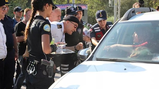 Sizin oralarda bayram yoğunluğu var mı?