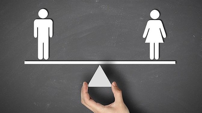 Erkeklerin birçok cinsel ilişkisi olabilir ama evlenince karısı bakire olmalı mı?