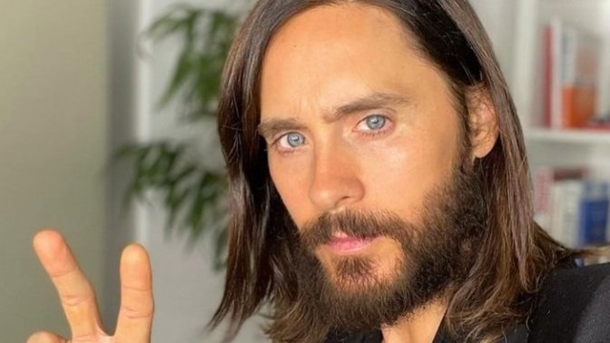 51 yaşındaki Jared Leto'nun son hali. Bu yaşta nasıl bu kadar genç kalınabilir?