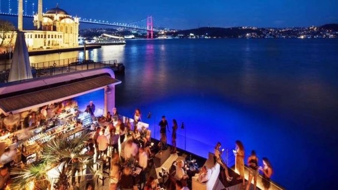 İstanbul'da damsız girebilir iyi gece kulüpleri var mı?