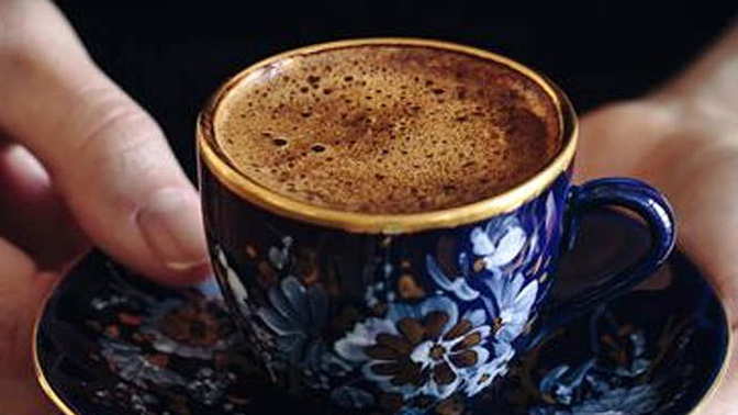 Kahve içmediğim gün başım ağrıyor neden böyle?