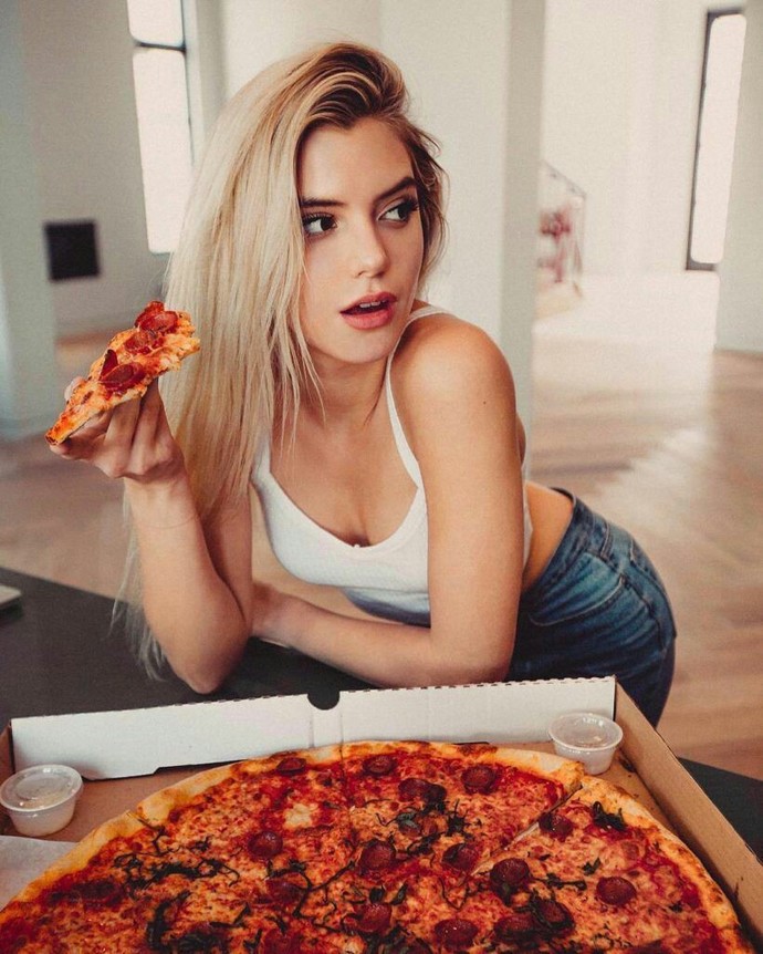 Gece gece pizza yenir mi?