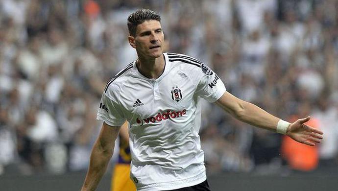 Mario Gomez, 37 yaşında! Mario Gomezi başarılı buluyor musunuz?