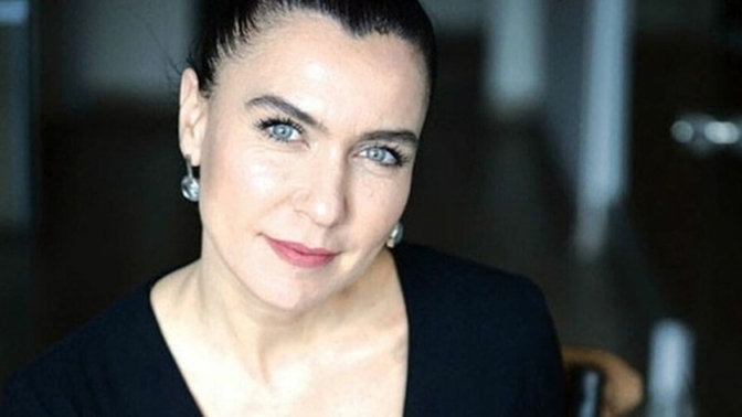 Hülya Avşar mı daha güzel Şevval Sam mı? Makyajsız halleri?