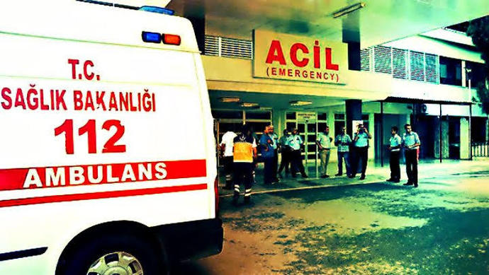 Adanada 50 kişi hastanenin acil servisini bastı. Sağlık çalışanlarına yönelik bu öfke ve şiddetin sebebi nedir?