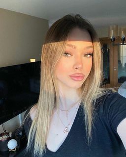 Ayliz Duman mı daha güzel, Sophi Knight mı?