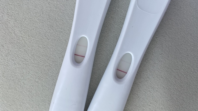 2 tane test yaptım. Sizce hamile miyim?