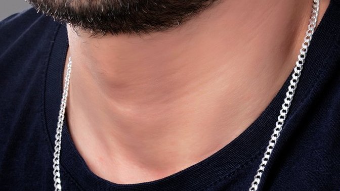 Erkekler de kolye aksesuarı sizce nasıl görünüyor?
