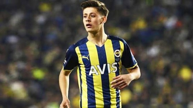 Bir Fenerbahçeli olarak Türk futboluna yeni bir yıldız doğuyor taraflı tarafsız Arda güleri konuşuyor 17 yaşında müthiş yetenek?