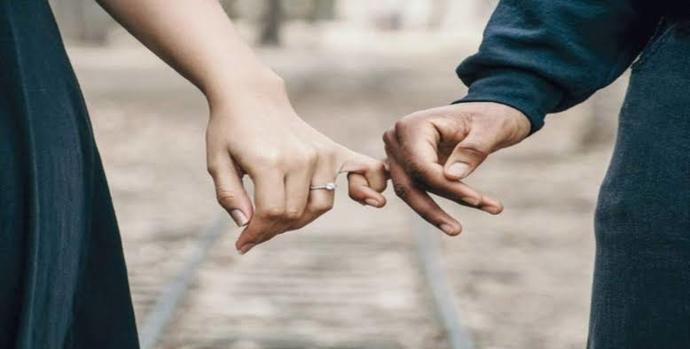 İki insan birbirini eşit derecede sevebilir mi?