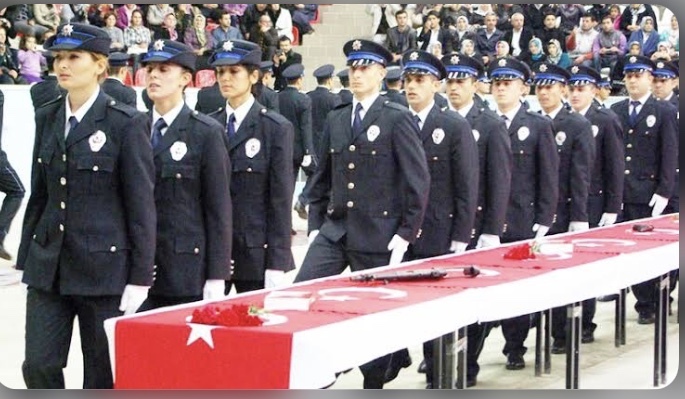 POLİSLİKTE BOY ŞARTI KALDIRILMALI MI?