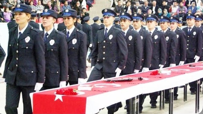 POLİSLİKTE BOY ŞARTI KALDIRILMALI MI?
