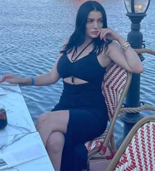 Aleyna Tilkinin annesi kendisinden daha güzel değil mi?