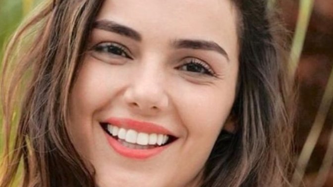 Sizce bu kiz cok mu guzel yoksa orta mi (Yağmur Tanrisevsin)?