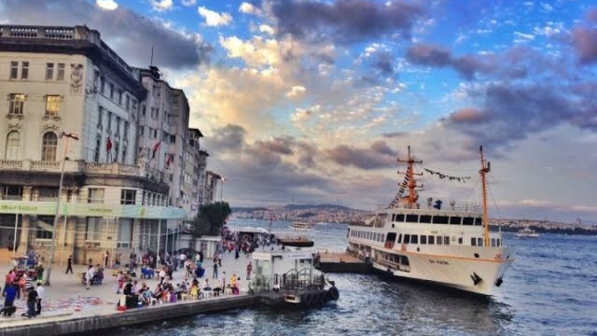 Avustralya’dan gelen erkek kuzenimle İstanbul'da hangi aktiviteleri yapabilirim?