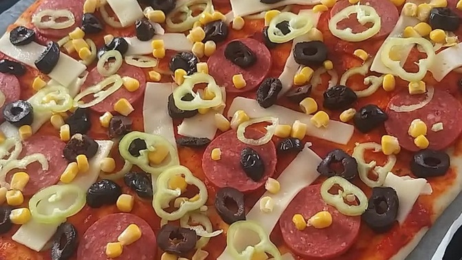 Pizza yaptım, fırına atacağım. Nasıl olmuş?