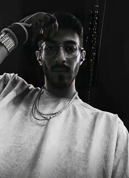 Erkeklerin zincir kolye takması çekici mi yoksa itici mi duruyor?