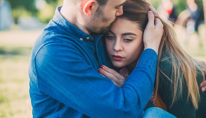 Seni çok seviyor diye, o kişiyle sevgili olur musun?