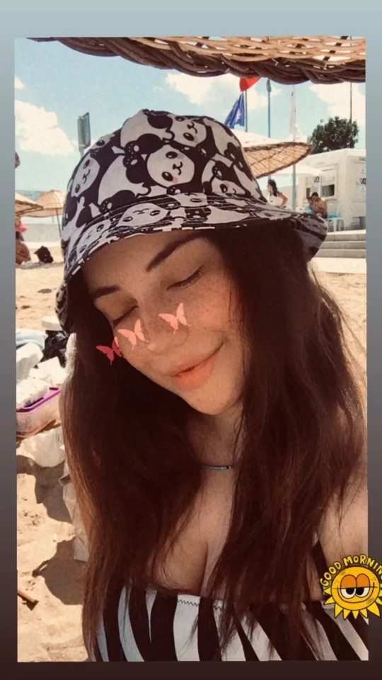 Sabah sabah denize gidenler burada mı?