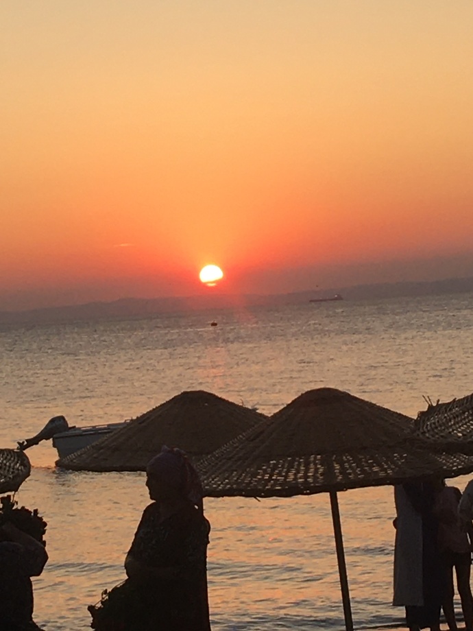 Gün batımını birlikte izlemek istediğiniz biri var mı?