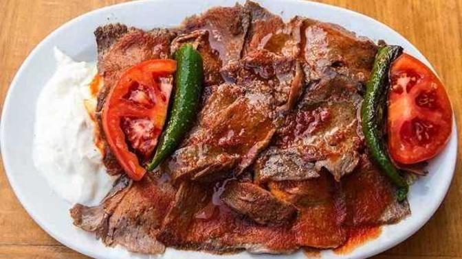 İskender sever misin, kaç tabak yersin bir oturuşta?